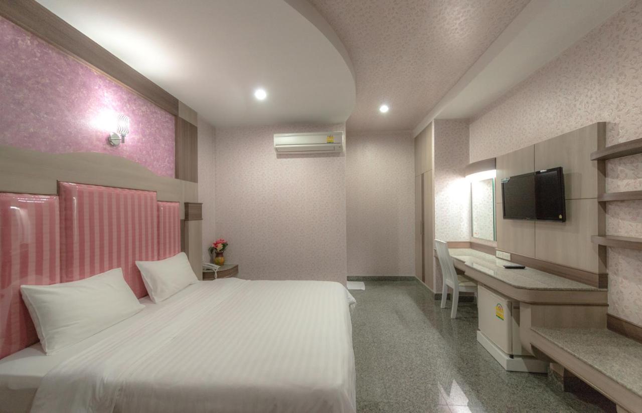Martina Hotel Surin Buitenkant foto