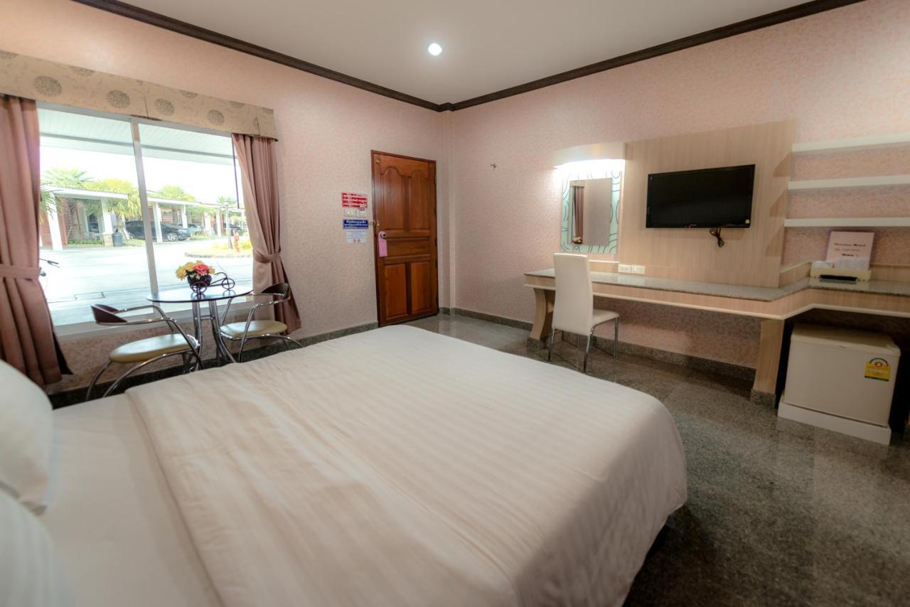 Martina Hotel Surin Buitenkant foto