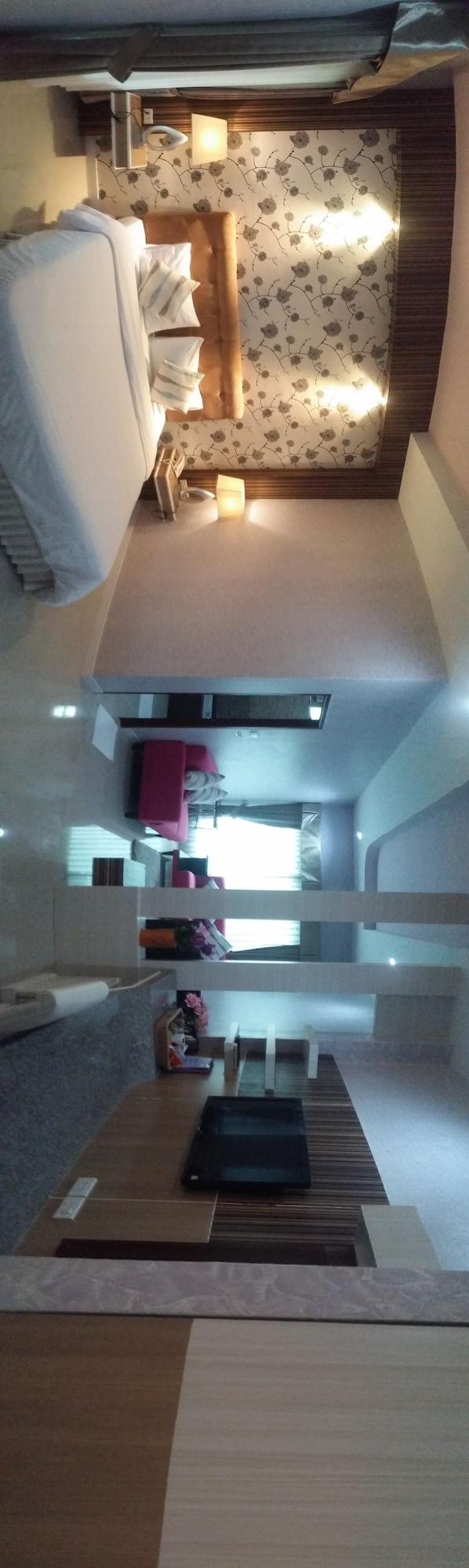 Martina Hotel Surin Buitenkant foto