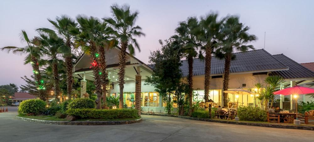 Martina Hotel Surin Buitenkant foto