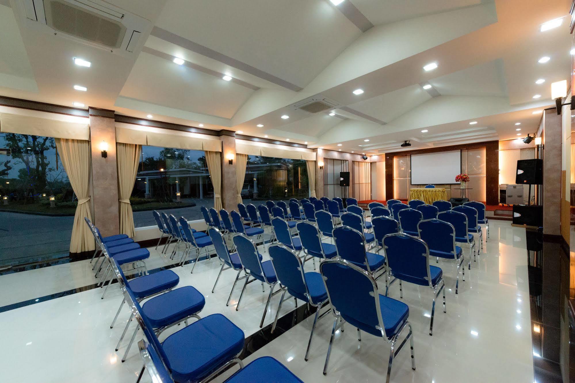 Martina Hotel Surin Buitenkant foto
