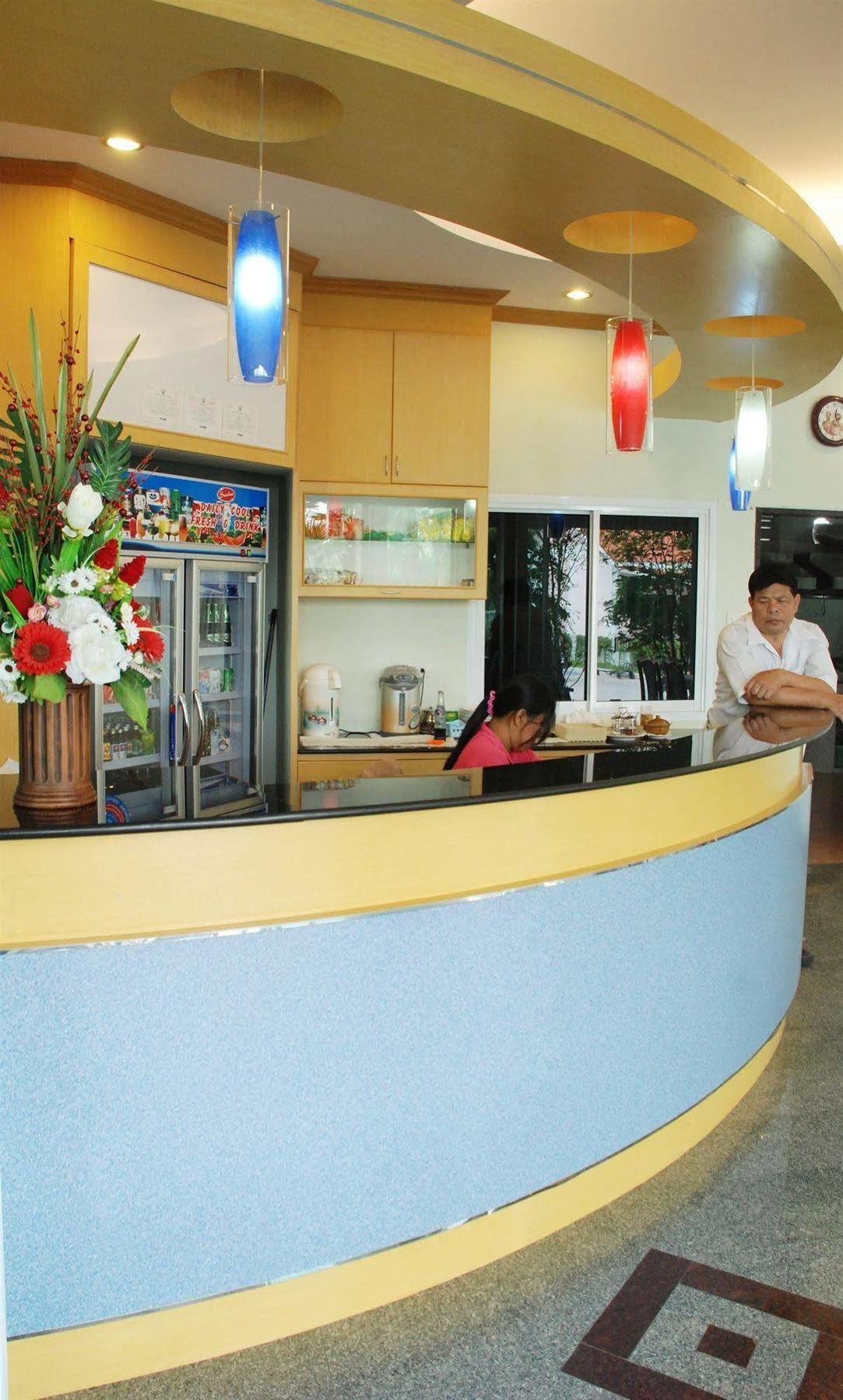 Martina Hotel Surin Buitenkant foto