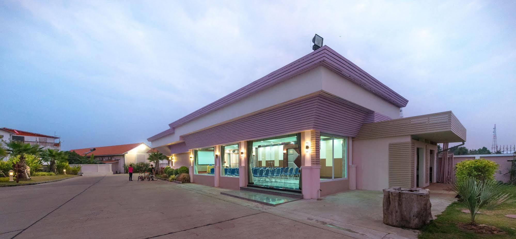 Martina Hotel Surin Buitenkant foto