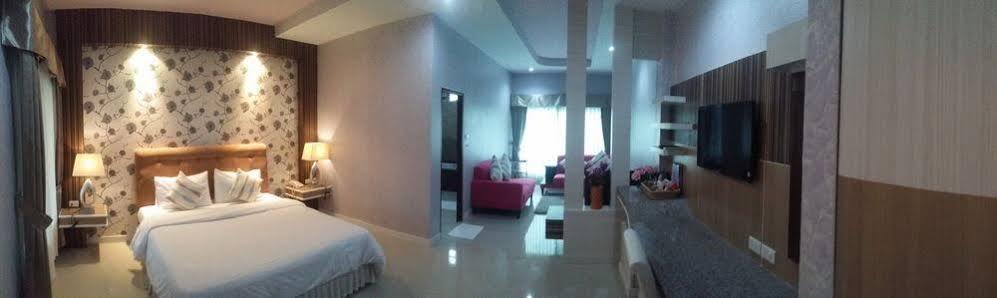 Martina Hotel Surin Buitenkant foto