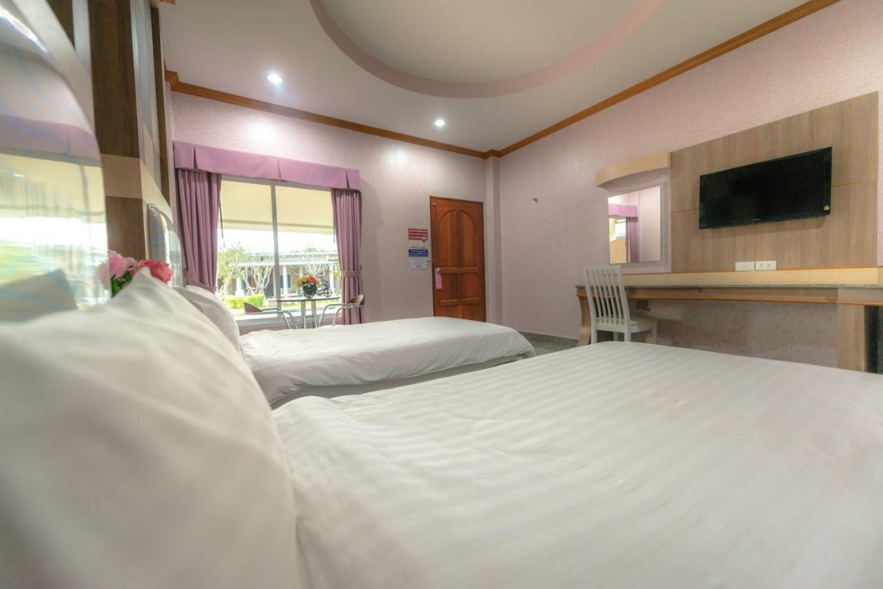 Martina Hotel Surin Buitenkant foto